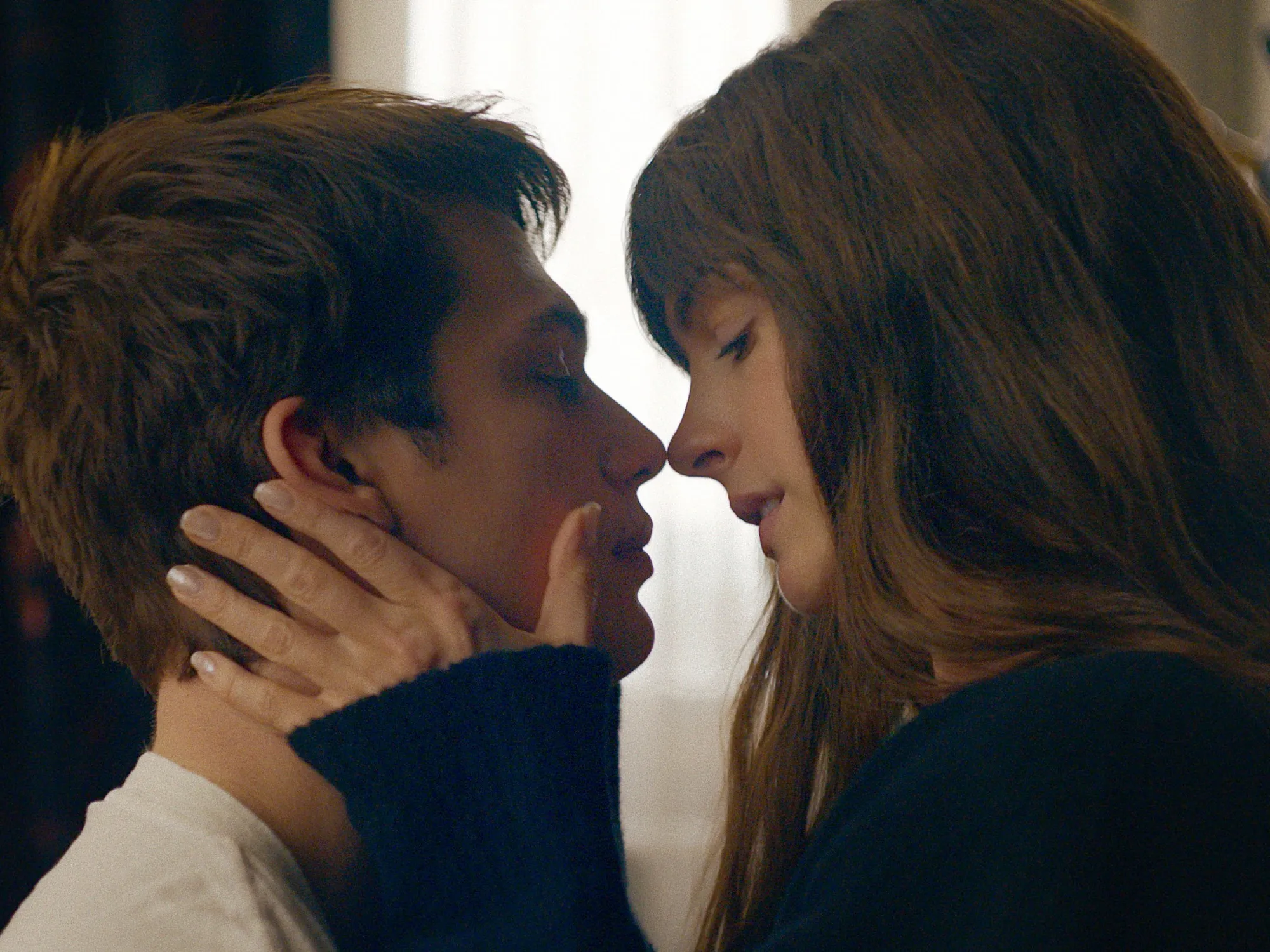 How steamy romance novels capture real emotional chemistry